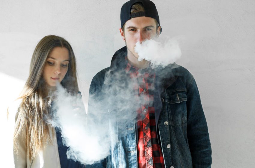  Teens Influenced by Parent’s Vaping, Smoking Habits